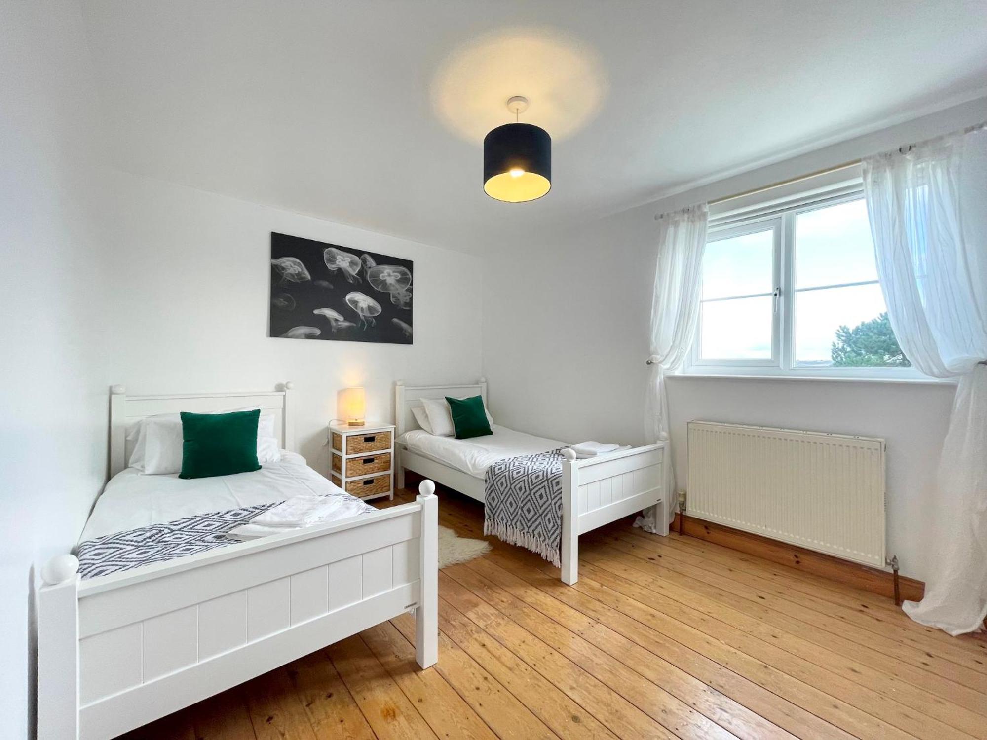 Spacious Home Sleeps 6 Short Walk To Port Isaac Village & Stunning Views 외부 사진